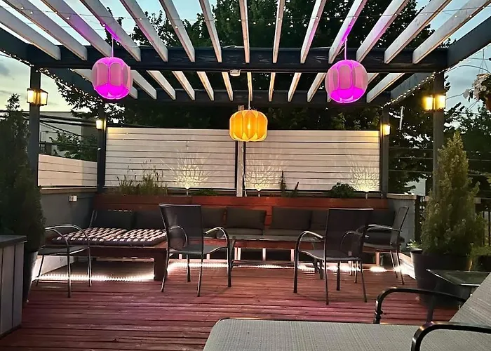 The Banksy-free Parking -4 Bedroom W King Bed- Firepit Rooftop Near United Center