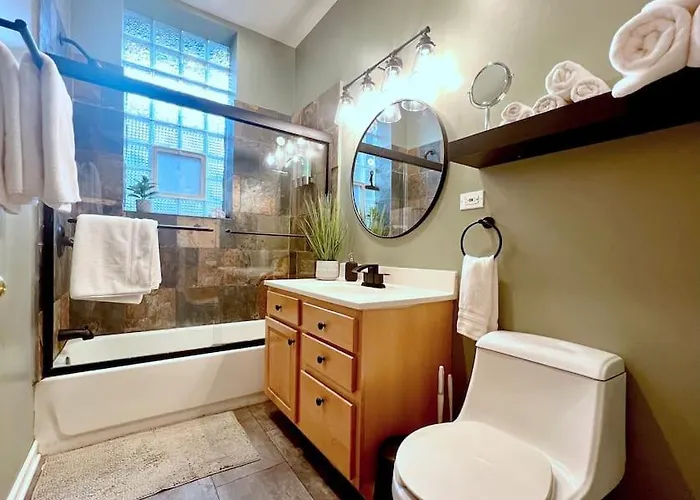 The Banksy-free Parking -4 Bedroom W King Bed- Firepit Rooftop Near United Center Apartamento *